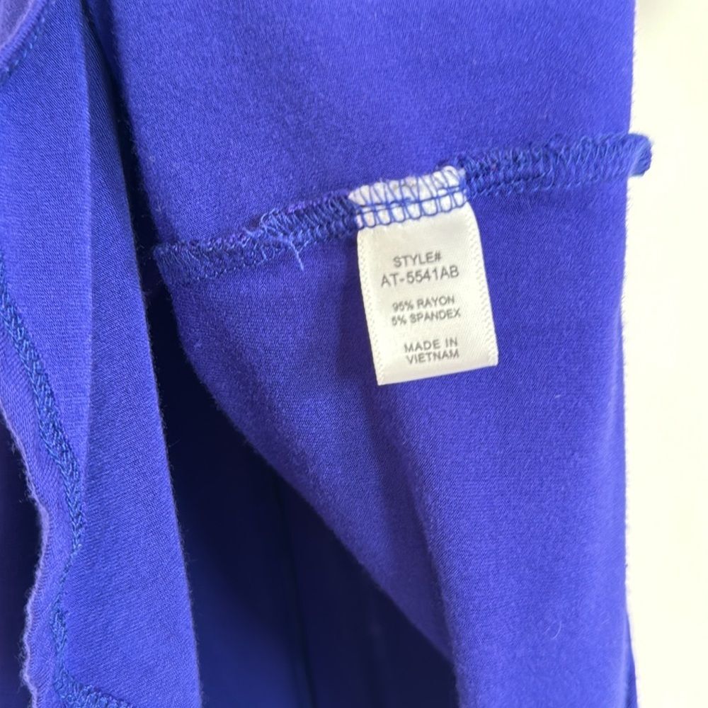 Zenana Outfitters Royal Blue V-Neck Tee Women's Size M NWOT - Picture 3 of 4